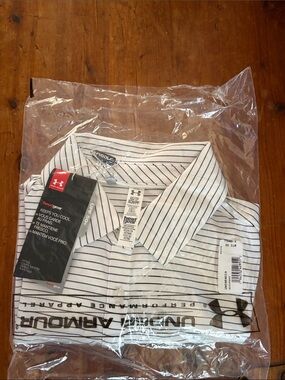 NWT LadiesUnder Armour White Polo with Pinstripes
